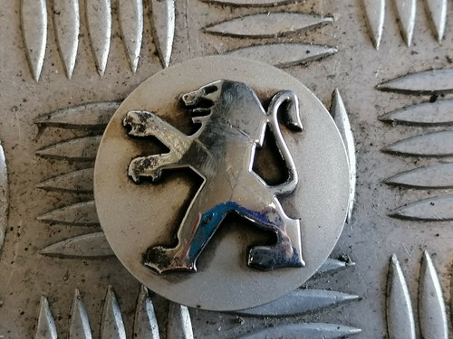 Cabochon centre roue jante alu